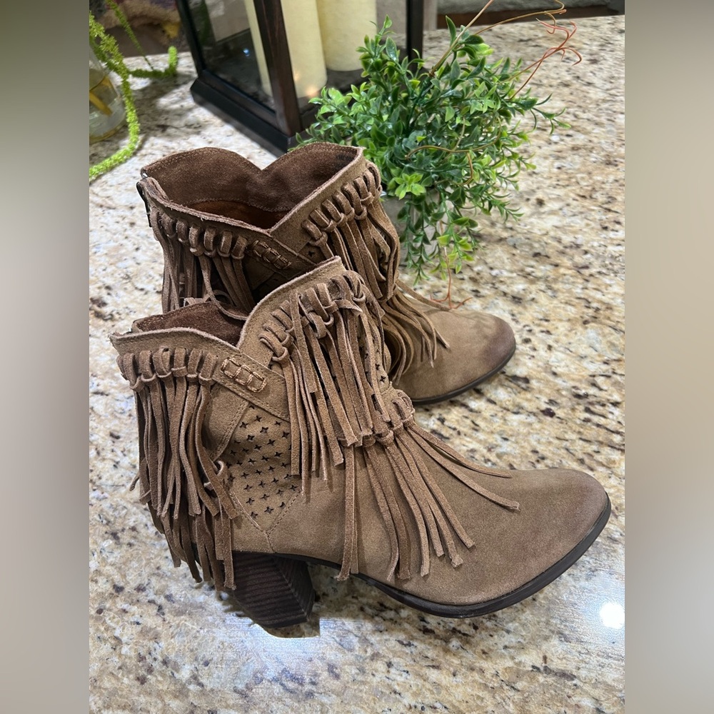 Naughty Monkey Brown Dandy Leon Fringe Leather Boots 9.5